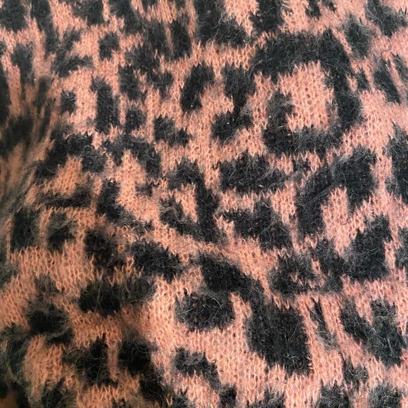 Essential Antwerp pink and black mohair leopard sweater - Picture 10 of 12